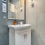 Cozy Corner Sokolska By Rentez 아파트 프라하